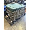 Image 1 : 4 STORAGE TOTES WITH LIDS