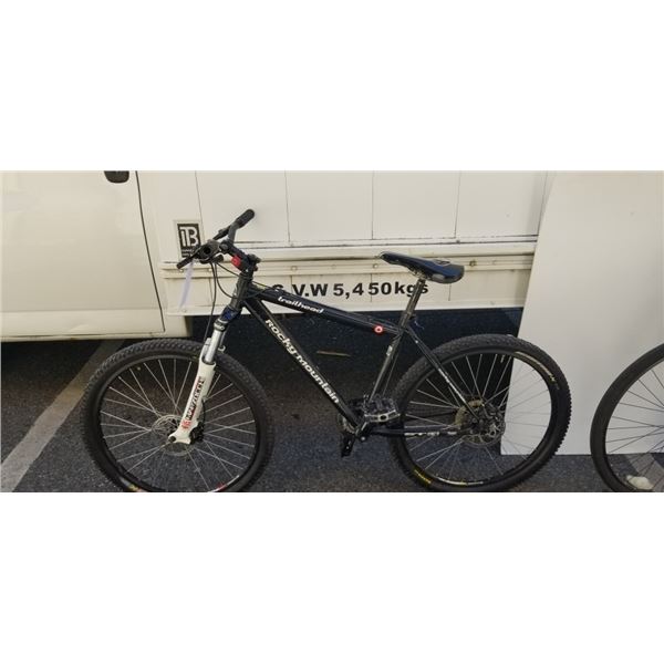BLACK ROCKY MOUNTAIN BIKE