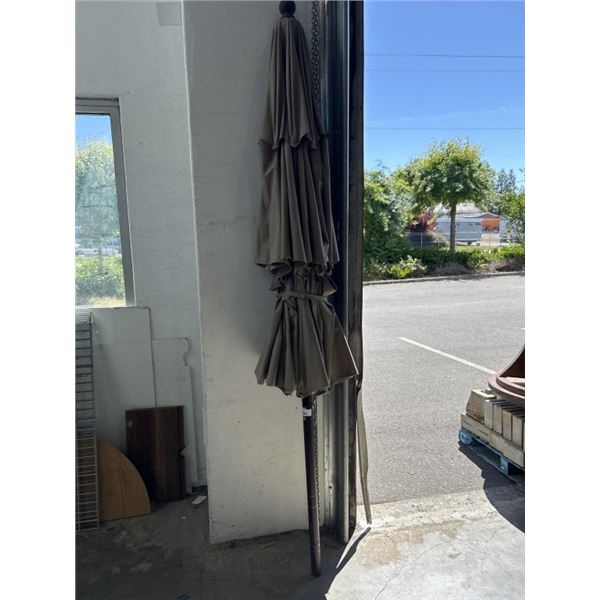 10FT BEIGE MARKET UMBRELLA
