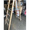 Image 3 : 8 FOOT WOOD SUPERIOR LADDER