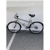Image 1 : SILVER NO BRAND BIKE