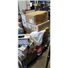 Image 4 : PALLET OF ABANDONDED AUCTION ITEMS