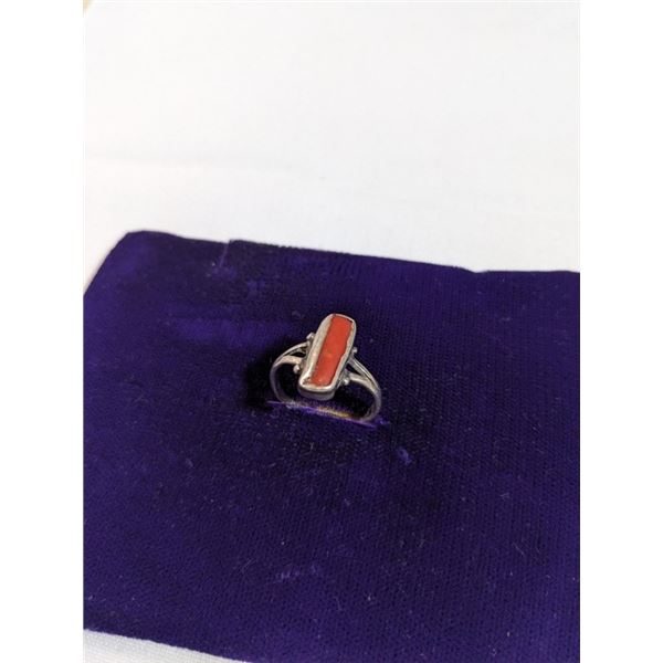 HAND CRAFTED VINTAGE STERLING SILVER W/ RED NATURAL CORAL STONE RING