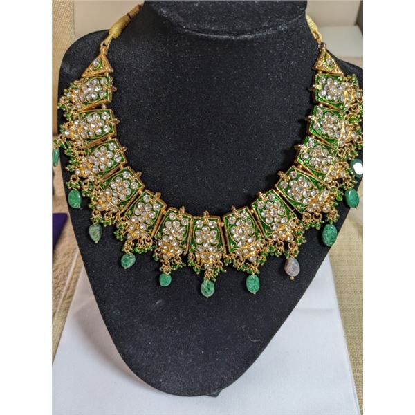 VINTAGE SOUTH EAST ASIAN NECKLACE