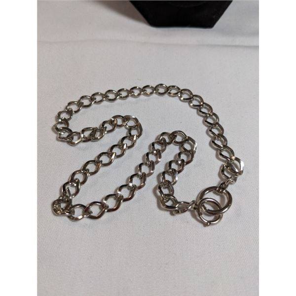 SILVER TONE LINKS CHAIN NECKLACE