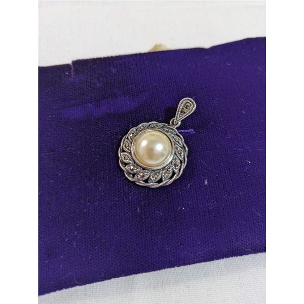 925 STERLING SILVER LARGE PEARL AND MAKASITE STONES PENDANT