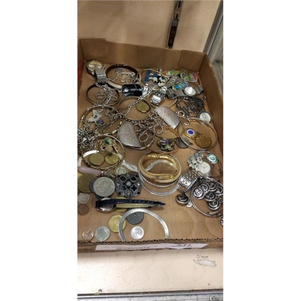 TRAY W/ VINTAGE JEWELRY, COINS, PINS AND MORE