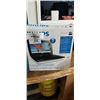 Image 3 : SEEKR BY CAFRAMO STOR-DRY WARM AIR CIRCULATOR AND PHILIPS 9" WIDESCREEN PORTABLE DVD PLAYER
