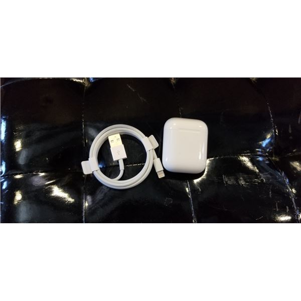 APPLE AIRPODS (2ND GEN) IN WH CHARGING CASE. WORKING