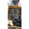 Image 3 : 2 XBOX 360, 1 XBOX, ASSORTED GAMES A ND CONTROLLERS