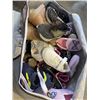 Image 4 : BAG OF KIDS SLIPPERS, SHOES AND BOOTS
