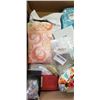 Image 3 : LOT OF LADIES ITEMS INCLUDING 2 ZANNAKI STORAGE POUCHES, MANDY'S 20PCS BLACK & WHITE ARTIFICIAL CALL