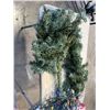 Image 2 : BOX OF CHRISTMAS LIGHTS AND DECOR