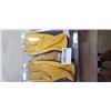 Image 2 : 3 NEW CONTIGO WATERBOTTLES FOR KIDS AND 8 NEW FEISHDEK KIDS GENUINE LEATHER WORKS GLOVES (SMALL, BLA