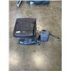 Image 1 : OCEANIC BIOCUBE MODEL 29A. 12V/60HZ. INCLUDES AQUARIUM ITEMS. WORKING