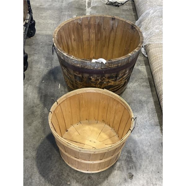 OAK PLANTER WITH VINTAGE ORCHARD BASKET