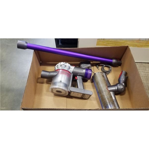 DYSON V8 ORIGINAL PLUS CORDLESS STICK VACUUM - TESTED WORKING
