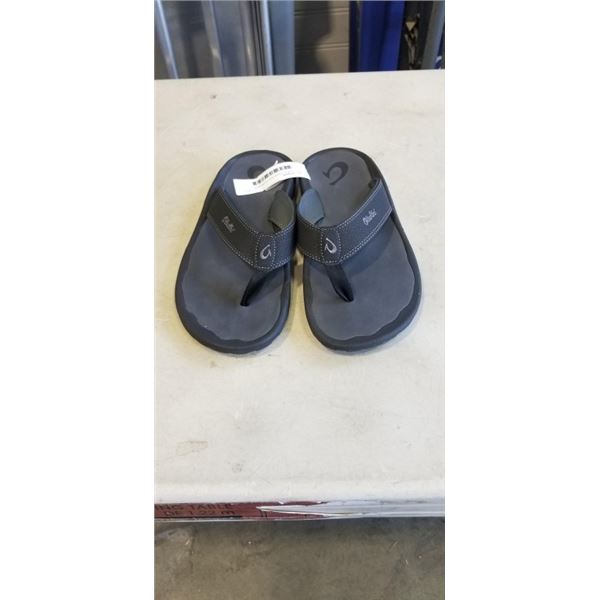 NEW OLUKAI OHANA SIZE US MENS 9 SANDALS, NO BOX
