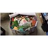 Image 1 : BAG OF ORNAMENTAL FLOWERS AND CHRISTMAS ITEMS