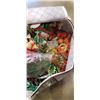 Image 3 : BAG OF ORNAMENTAL FLOWERS AND CHRISTMAS ITEMS
