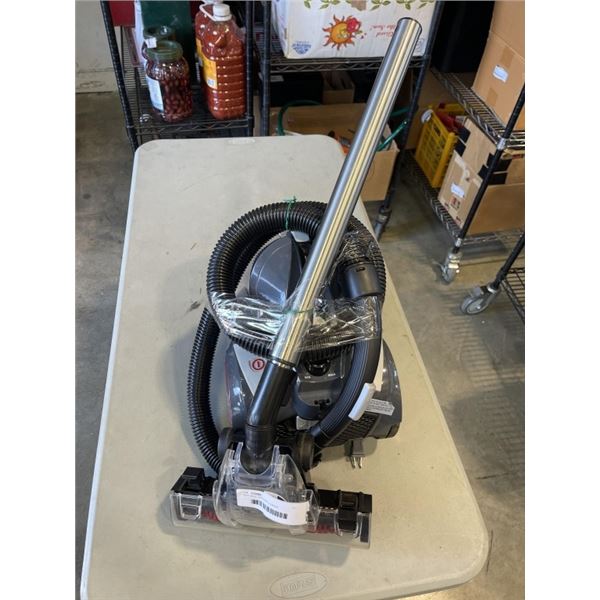 DIRT DEVIL VACUUM CLEANER