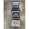 Image 1 : UPHOLSTERED FOOT STOOL AND LEATHER BARSTOOL