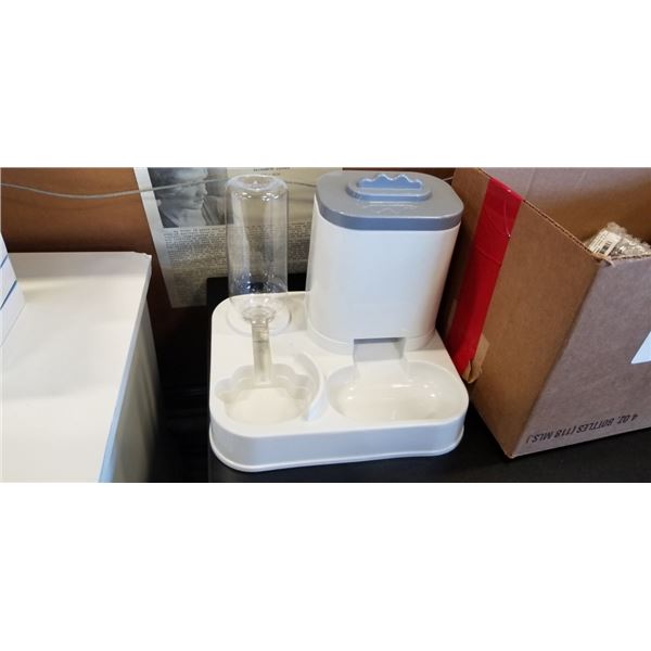 NEW AUTOMATIC ALL IN ONE PET FEEDER