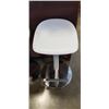 Image 2 : SET OF 5 MODERN ADJUSTABLE HEIGHT BAR STOOLS
