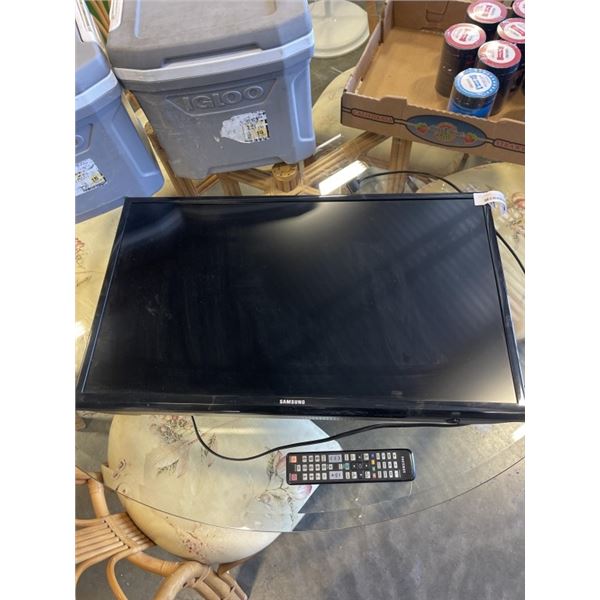 32 INCH SAMSUNG TV. WORKING WITH REMOTE