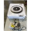 Image 1 : IROBOT AND FOG MACHINE. UNTESTED