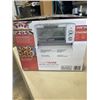 Image 2 : BLACK AND DECKER 4-SLICE AIR FRYER TOASTER OVEN - TESTED WORKING, RETAIL $179