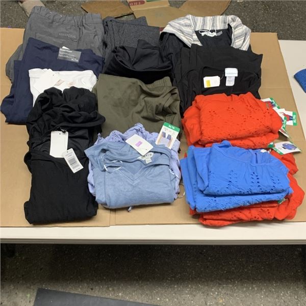 LOT OF WOMEN'S CLOTHING WITH TAGS