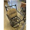 Image 5 : GLASSTOP PATIO TABLE WITH 6 SWIVEL CHAIRS AND 4 CUSHIONS