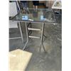 Image 3 : 3PC GLASS TOP PATIO BISTRO SET