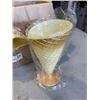 Image 4 : NEW WAFFLE CONE HOLDERS AND NEW CORN COB DISHES