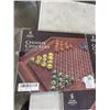 Image 2 : 3 AS NEW YELLOW MOUNTAIN CHINESE CHECKERS SETS AND TRAVEL MAHJONG SET