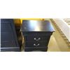 Image 3 : BLACK MODERN 5 DRAWER HIGHBOY AND 2 MATCHING NIGHTSTANDS