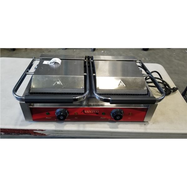 AVANTCO EQUIPMENT DOUBLE FLAT GROOVE PANINI GRILL. WORKING