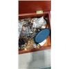 Image 3 : BOX OF JEWELERY WITH CONTENTS