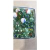 Image 4 : BOX OF VINTAGE MARBLES