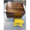 Image 1 : NEW WOODEN SMOKERS BOX WITH TRAY AND GLASS CONTAINERS