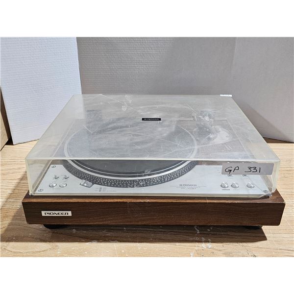 Vintage Pioneer PL-530 Turntable
