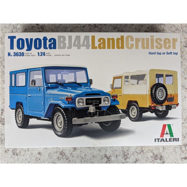 Toyota  BJ44 Landcruiser model, 1:24 sealed in box