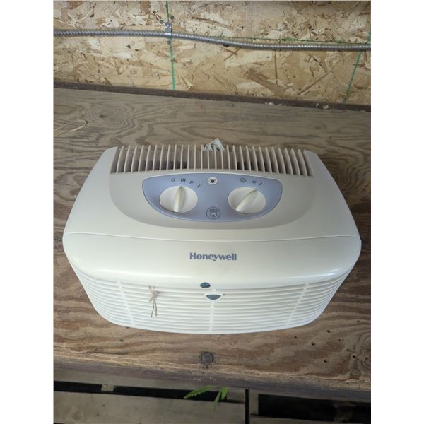 Tabletop air purifier