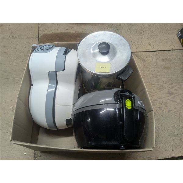 2 low oil deep fryers, 1-30 cup coffee percolator