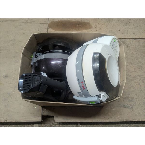 2 low oil deep fryers, 1 bissell pet stain eraser(no cord)