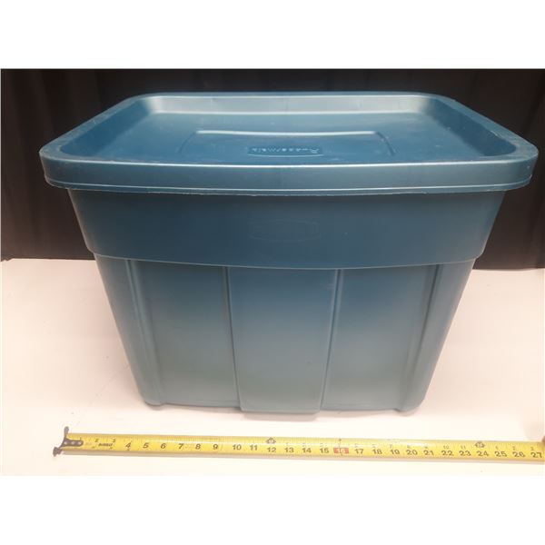 Rubbermaid Roughneck Tote.
