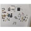 Image 1 : Pendants, pins, earrings, extras