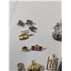 Image 3 : Pendants, pins, earrings, extras