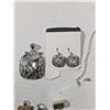 Image 4 : Pendants, pins, earrings, extras